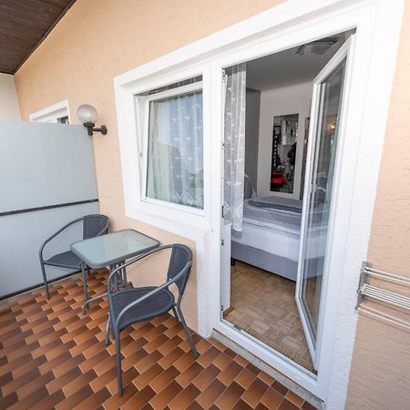 Gaestehaus Genf Velden am Woerthersee Room photo