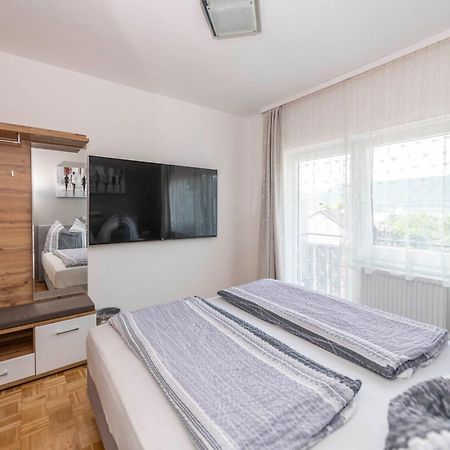 Gaestehaus Genf Velden am Woerthersee Room photo
