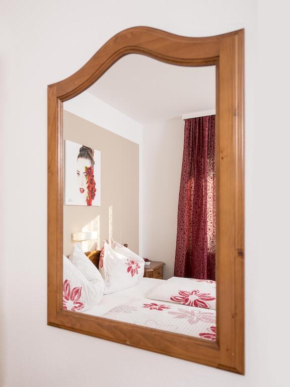 Gaestehaus Genf Velden am Woerthersee Room photo